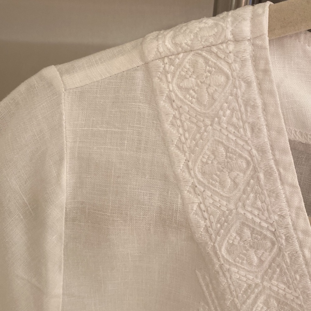 Tommy Bahama embroiled linen tunic beach cover-up - Picture 6 of 8